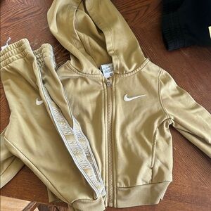 Nike Olive Green Hooded Zip Jacket and Jogger Set